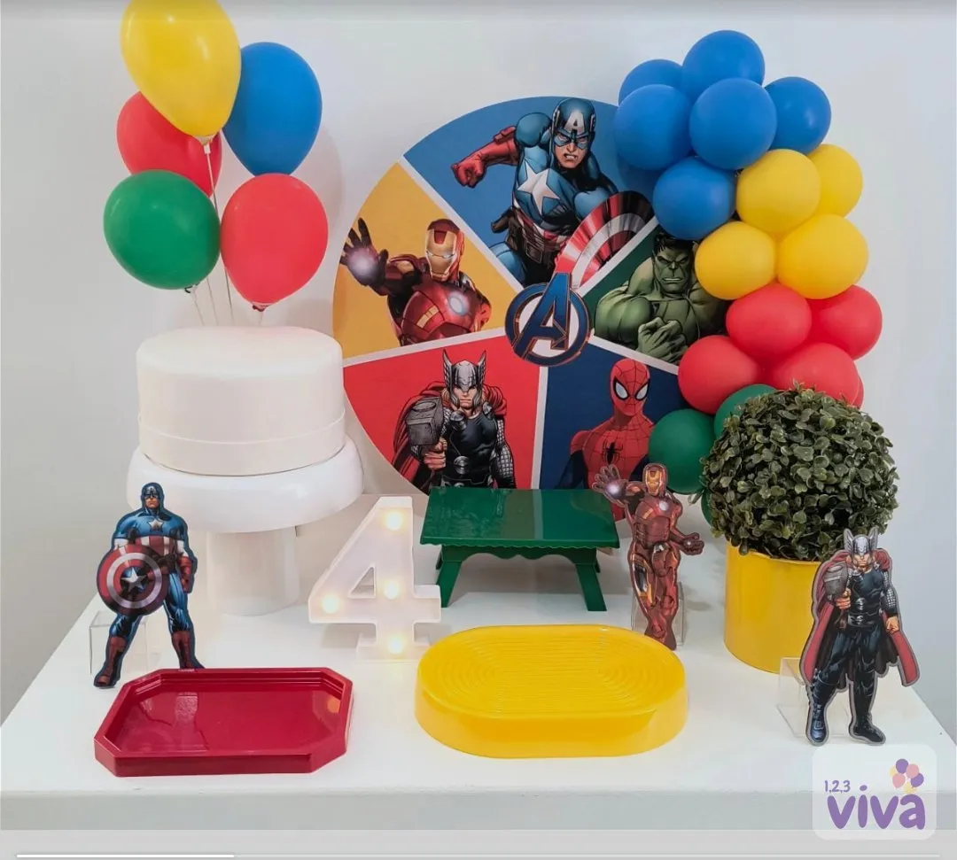 Kit de mesa com tema dos Vingadores